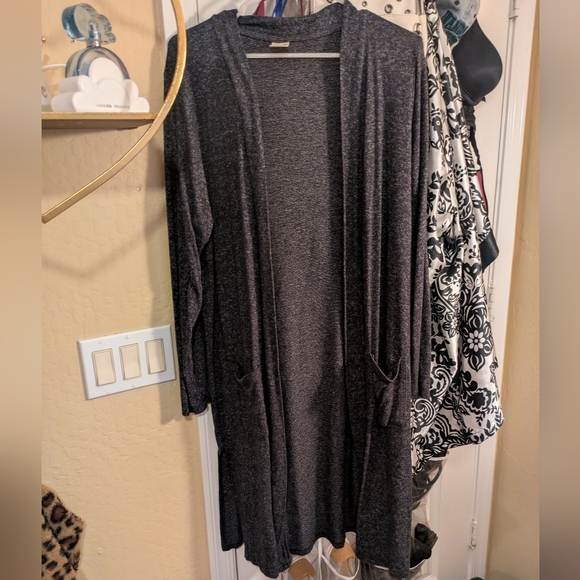 Soft Charcoal Open-Front Cardigan w/ Pockets – Cozy Layering Staple - Picture 2 of 7
